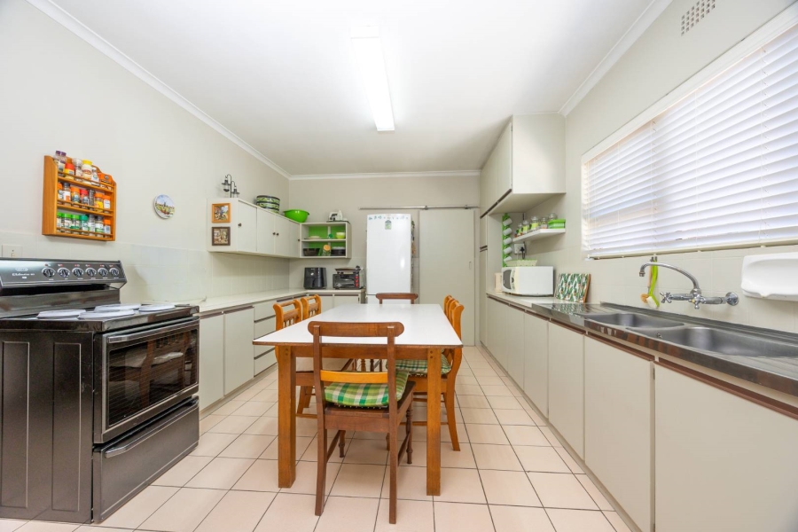 6 Bedroom Property for Sale in Goodwood Estate Western Cape